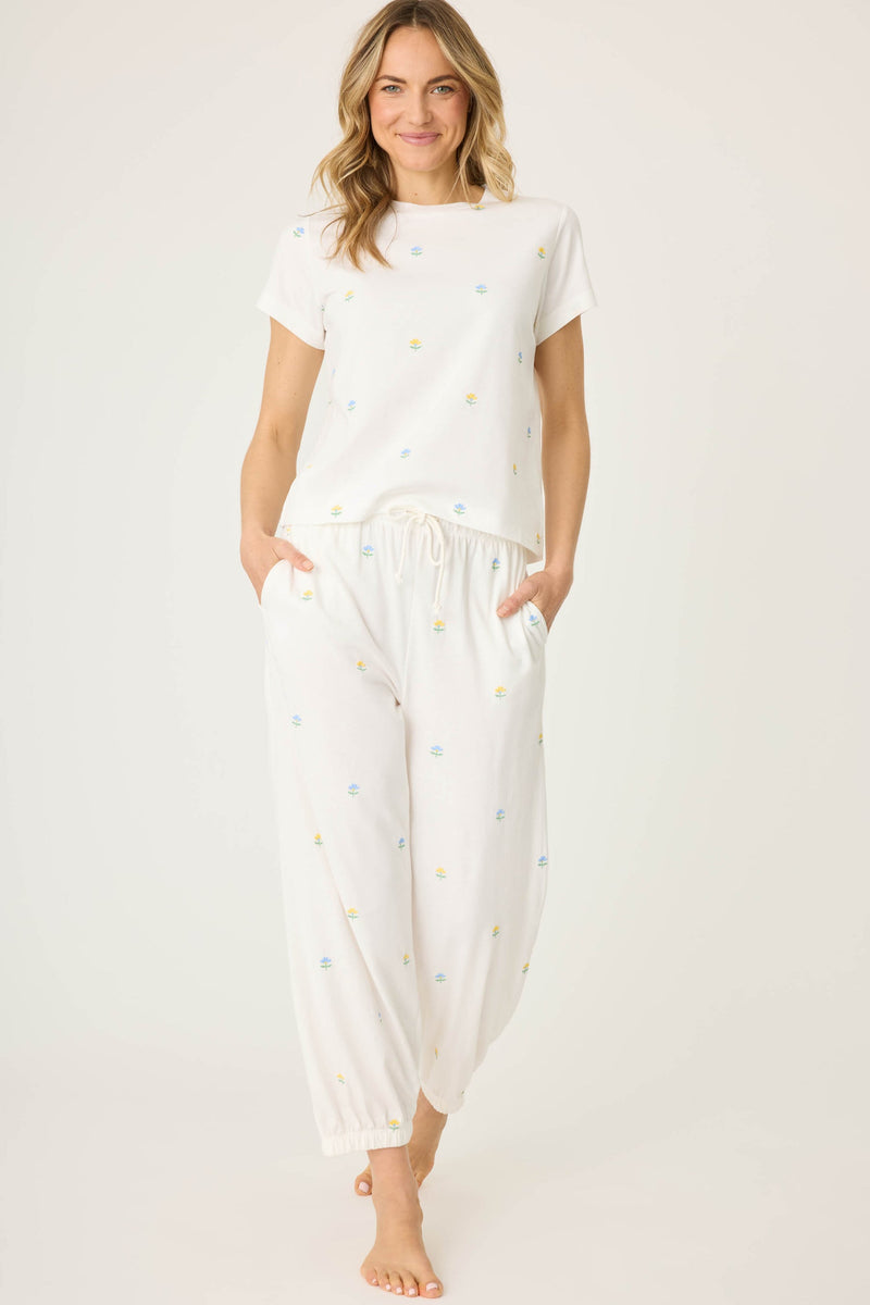 Dainty Daisy Embroidered Tee