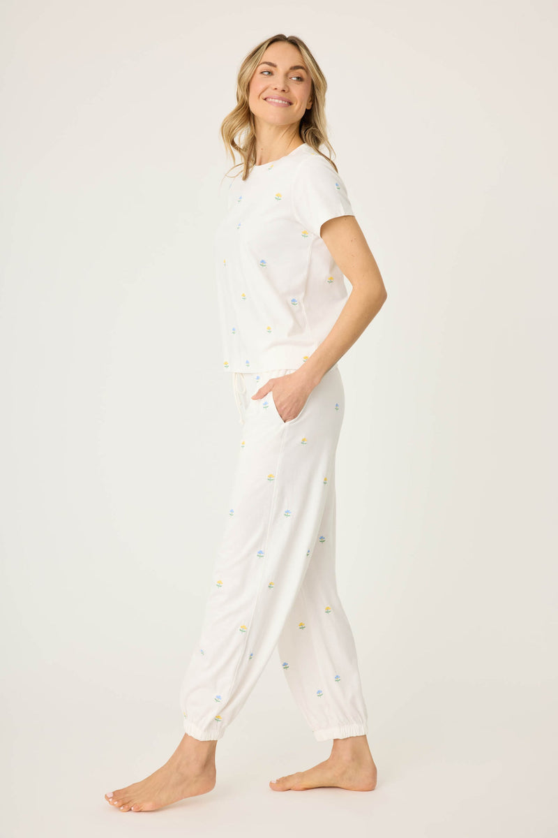 Dainty Daisy Embroidered Tee